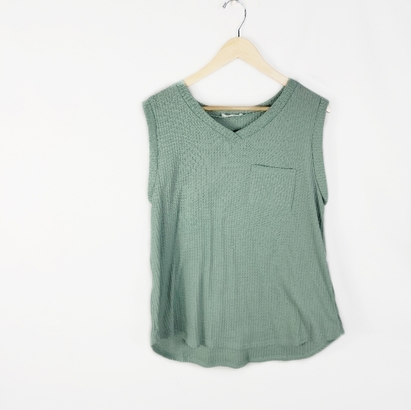 Women's XL Sleeveless top - Picture 1 of 4